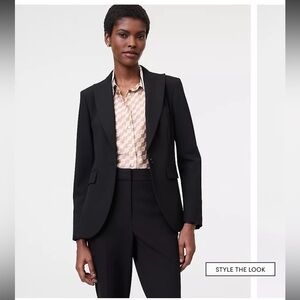 Ann Taylor Seasonless Stretch Fitted Black Minimalist Blazer, Size 8